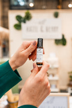 Afbeelding in Gallery-weergave laden, Calming Aroma Roller