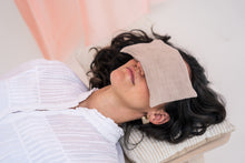Afbeelding in Gallery-weergave laden, Handgemaakte Aromatherapie oogkussen - Groen ribbel