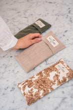 Afbeelding in Gallery-weergave laden, Aromatherapy Eyepillow - Lichtgrijs 100 % linnen
