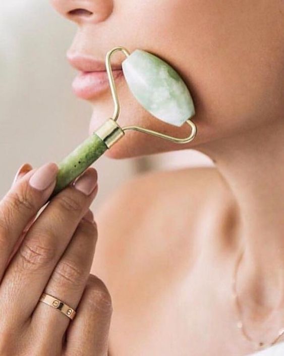 Jade roller