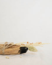 Afbeelding in Gallery-weergave laden, Palo Santo hout (3 stuks)
